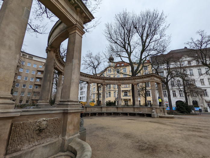 Das Pixel 6 Pro kommt auf 114 Grad. (Bild: Tobias Költzsch/Golem.de)